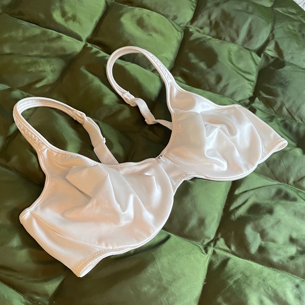 Bali bra - White Bra | size 38C | Excellent Condition!